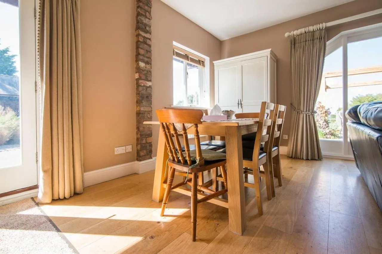 Picturesque Chester Abode With Free Wifi Villa 0*,  United Kingdom