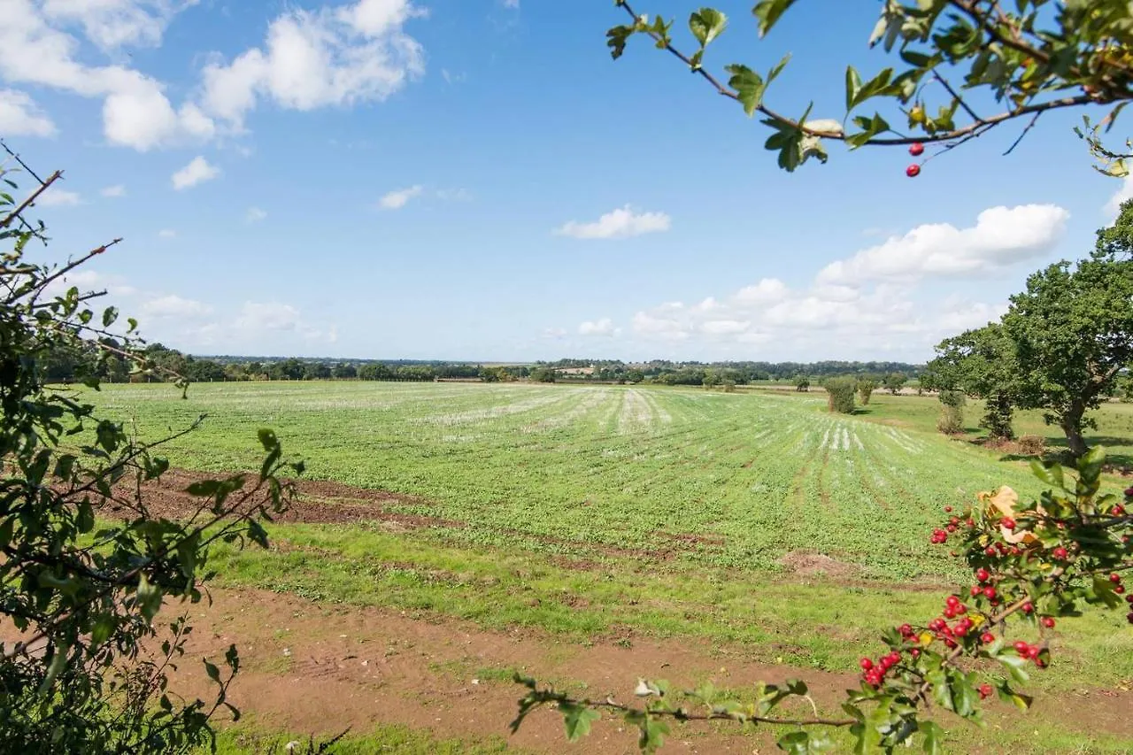 Holiday home Picturesque Chester Abode With Free Wifi Villa