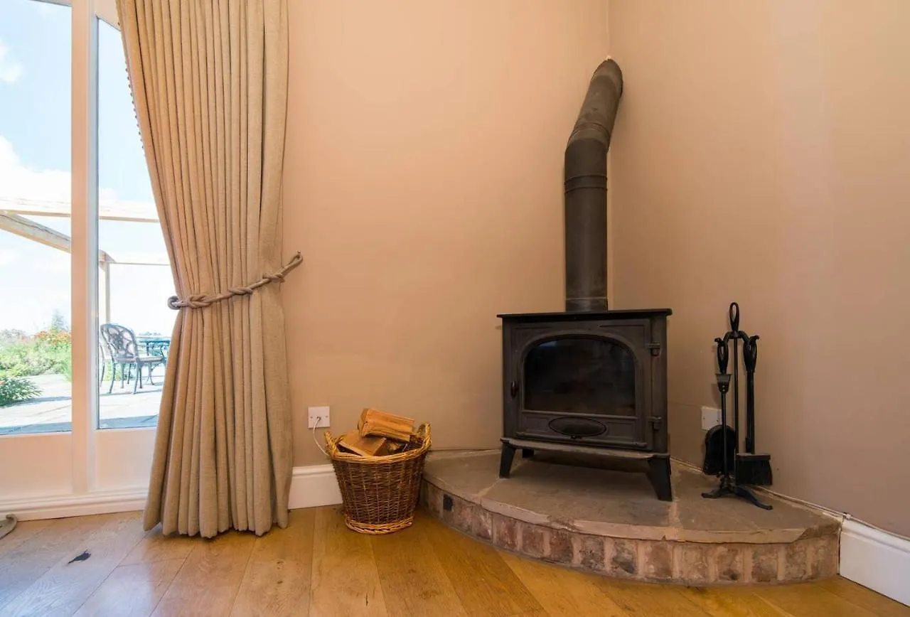 Holiday home Picturesque Chester Abode With Free Wifi Villa