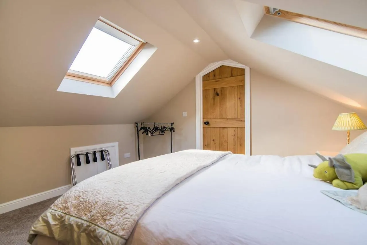 Picturesque Chester Abode With Free Wifi Villa